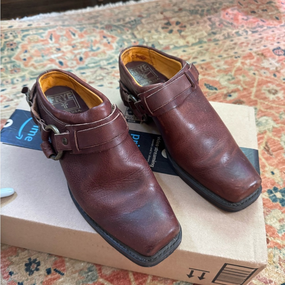 Frye Women’s Brown Leather Loafers